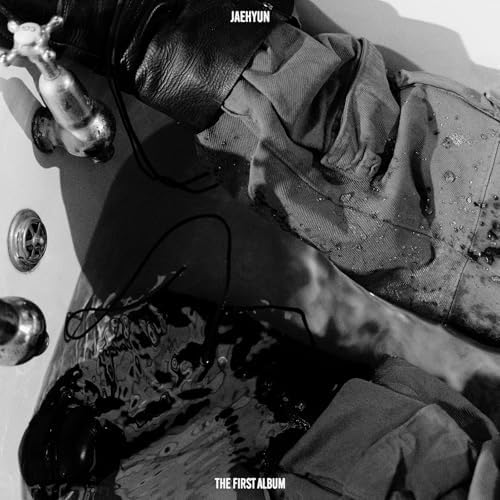 Amazon.com: JAEHYUN - The 1st Album 'J' [LP ver.]: CDs & Vinyl