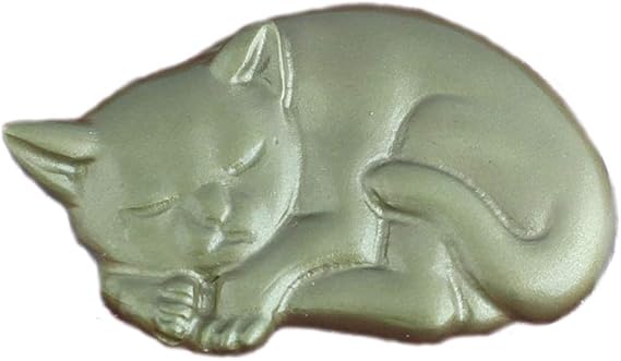 Amazon Co Jp 帯留 黄銅製 眠り猫 ねむりねこ 梅都工房作品 服 ファッション小物