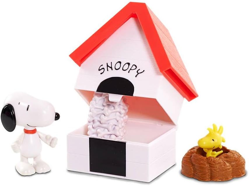 Peanuts Snoopy's Dog House With Woodstock Amazon.co.uk Toys & Games