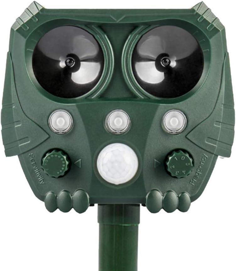 KMO Ultrasonic Cat and Fox Repellent LED Motion Activated Battery