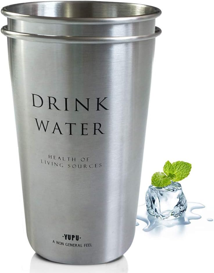 tazza di metallo per il campeggio