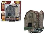 Johnny Lightning 1: 64 Dioramas 2018 Release 4 - Barn Finds: Lost Legends - Old Barn & Silo with 1968 Ford Mustang GT Fastback Faded Highland Green Jlsp059