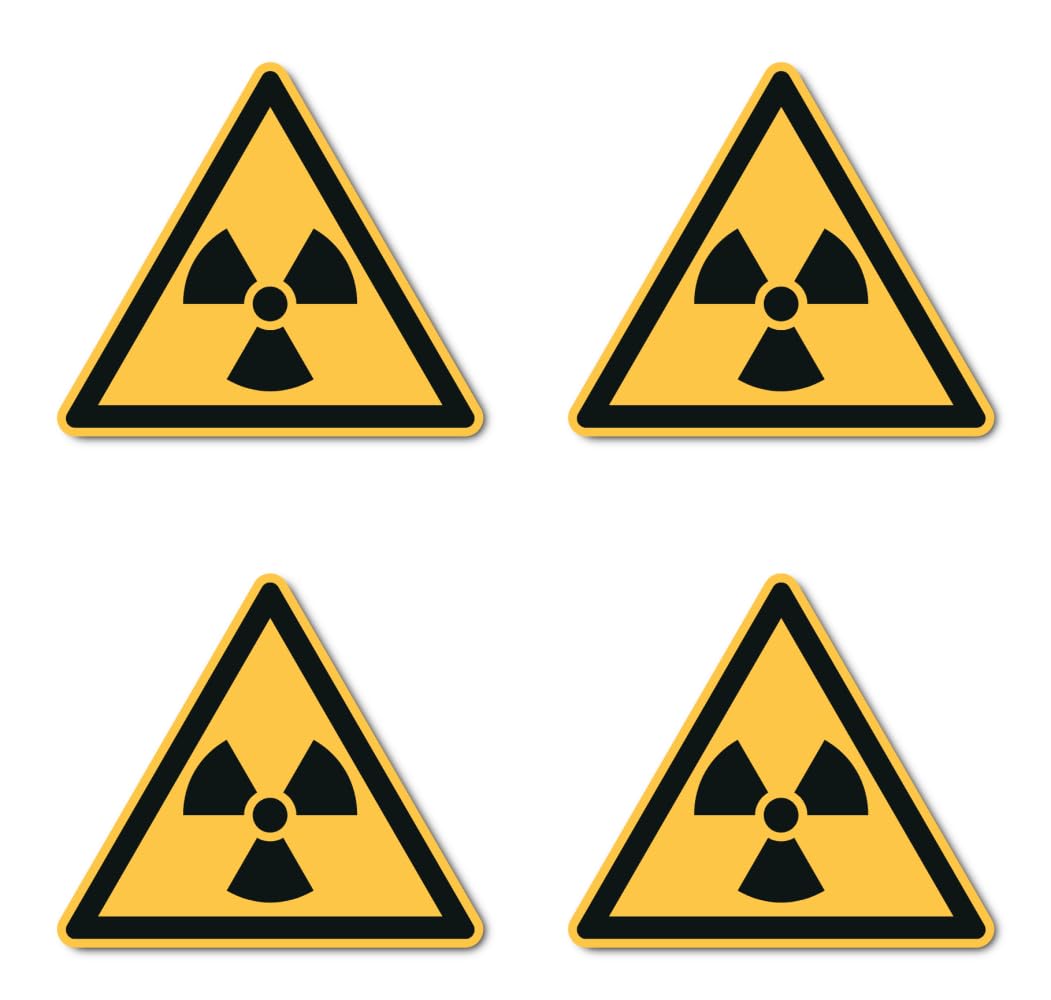 Warning against radioactive substances or ionising rays: W003 - DIN EN ISO 7010 / ASR A1.3 - Sticker: diameter 10 cm, pack of 4