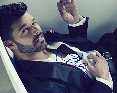 Ricky Martin Signed 8x10 Photo At Amazon S Entertainment
