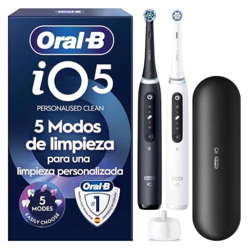 Oral-B iO 5N Cepillos de Dientes Eléctricos, Negro y Blanco, Pack de 2, 2 Cabezales - Cepillo Dental con 5 Modos de Cepillado, Sensor de Presión, Estuche de Viaje, Batería de Larga Duración