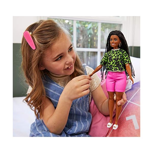 Barbie GHW58 Fashionistas Puppe 144 (brünett) mit grünem Oberteil im Neon-Look – Bild 3