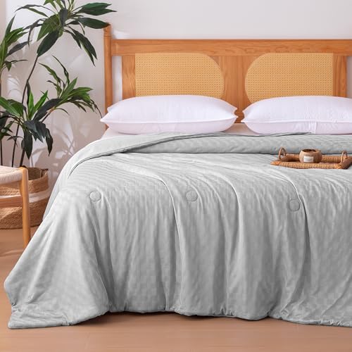 Amazon Basics Waffle Weave Comforter