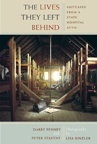 Download The Lives They Left Behind: Suitcases from a State Hospital Attic (English Edition) PDF