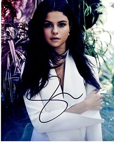 Selena Gomez Signed - Autographed Sexy Singer - Actress 8x10 inch Photo - Guaranteed to pass PSA or JSA