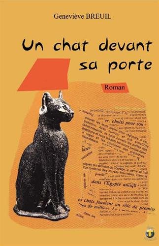 Un  chat devant sa porte