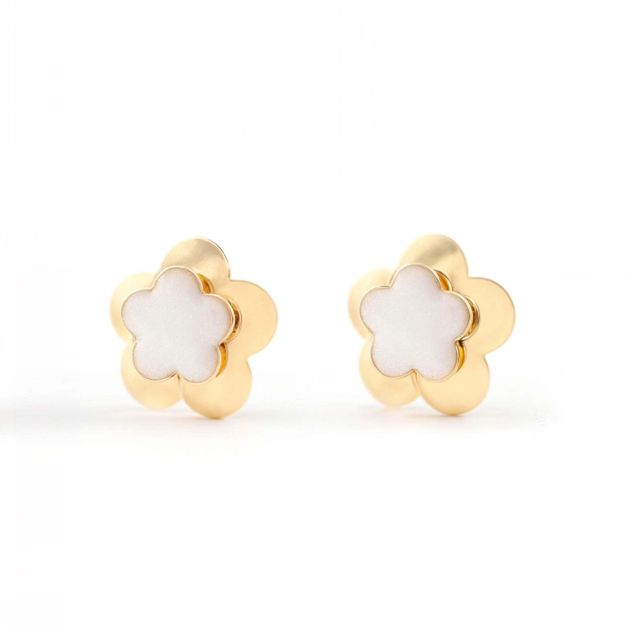 Mondepetit - 9ct Yellow Gold White Enamel Flower Children's Girls Earrings shine