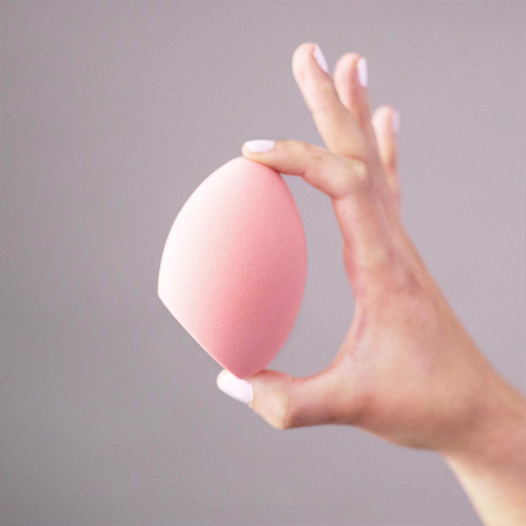 Real Techniques Cruelty Free Miracle Body Complexion Sponge, Ideal for Highlighters, Bronzers, & Body Makeup, for Streak Free, Precise Makeup Application: Beauty
