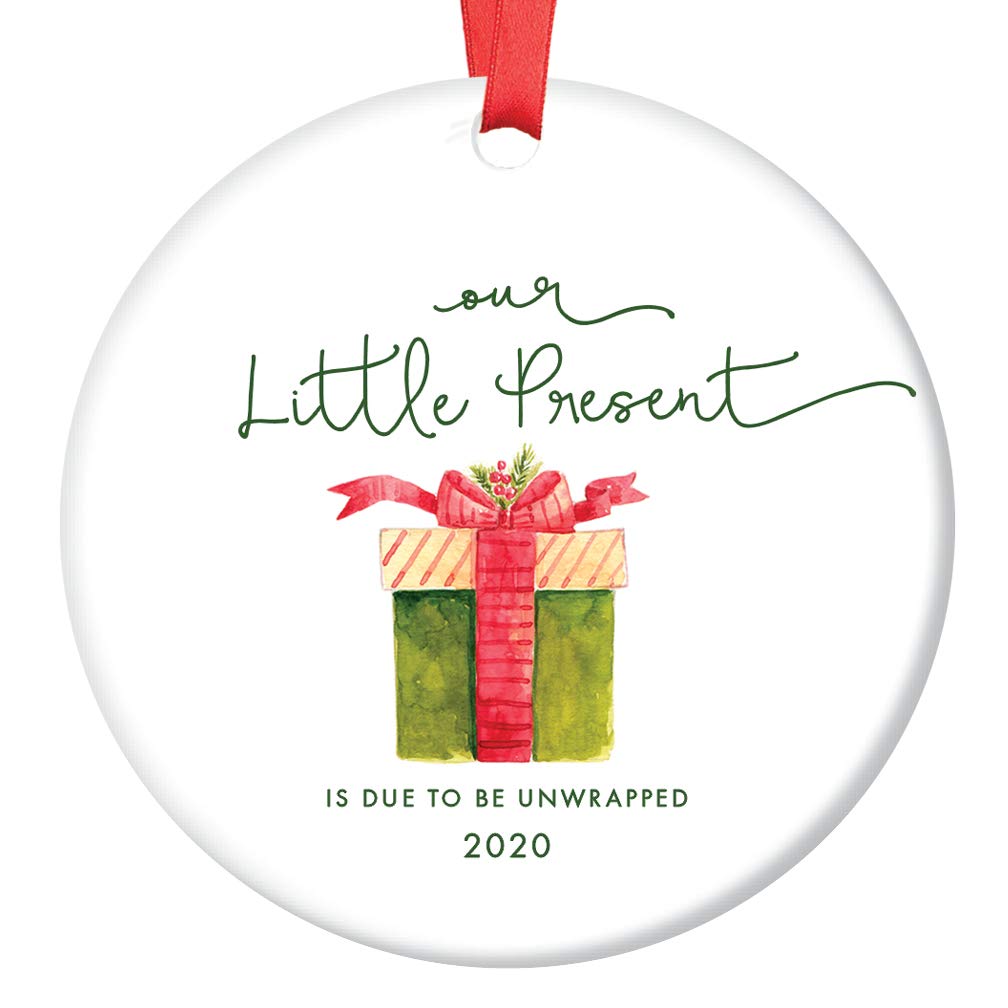 Little Present Christmas Ornament Baby Due Date 2020 Festive Ceramic Holiday Keepsake Expecting Parents Family Surprise Pregnancy Announcement 3 Flat Porcelain With Red Ribbon Free Gift Box Or00248 Home Kitchen
