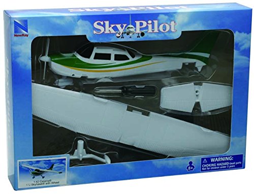 New Ray 1/42 Cessna 172 Skyhawk Model Kit