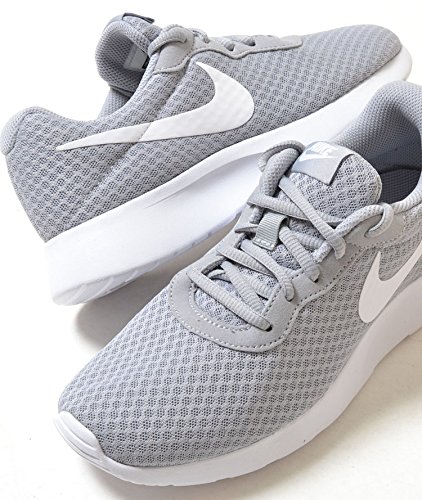 人気の日本の髪型 上メンズ Nike スニーカー グレー