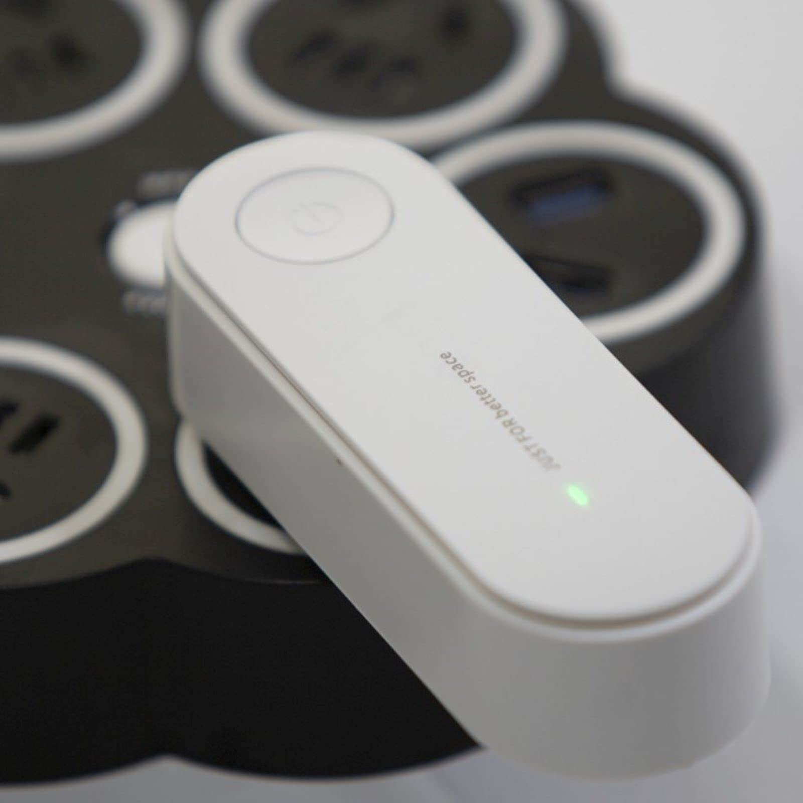 Negative Ion Plug In, Portable Negative Ion Generator for Home,Automatic Release of Anions,Easy to Use, More Suitable for Bedrooms, office, Toilets, Garages,Small Room（4 Pack)