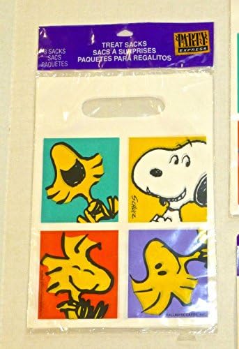 Hallmark Peanuts Snoopy Package of 8 Party Treat Bags, Sacks