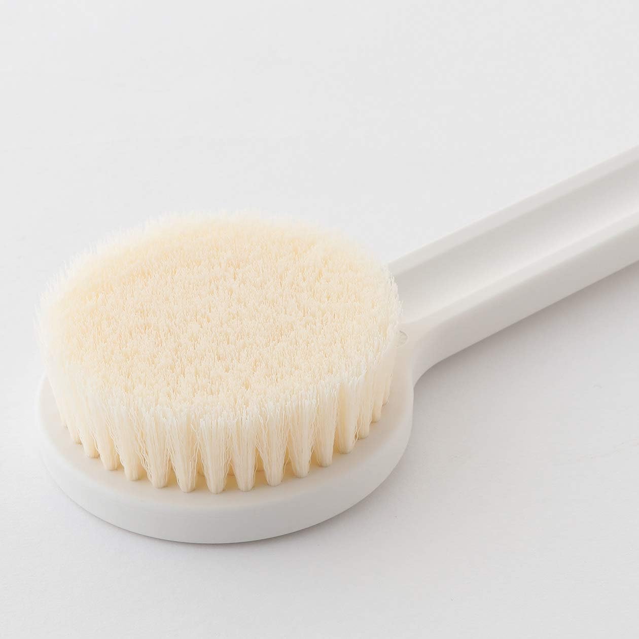 Muji Polypropylene Shower Brush, 33 cm Length, Off-White - Image 3