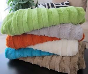 Amazon.com: Faux Fur Throw Blanket - Apple Green: Home ...