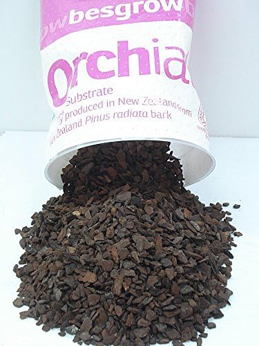 coMarket New Zealand Orchiata Bark Small (Chip Size 3/8") - 10 1/2 Gallon Bag