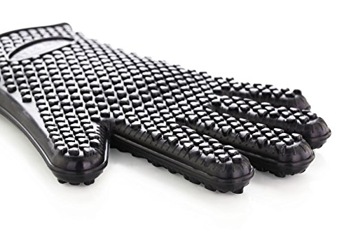 New Star Foodservice 32383 Commercial Grade Silicone Oven Mitts, Black, Set of 2