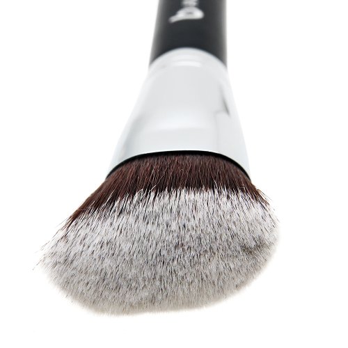 Synthetic Blush and Bronzer Brush: Angled Kabuki Makeup Brush for Face Contouring and Highlighting with Creams and Powders