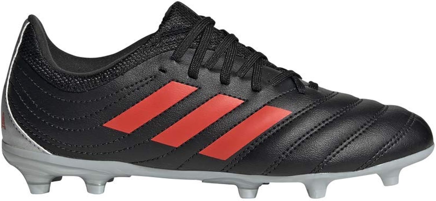 los primeros zapatos de futbol