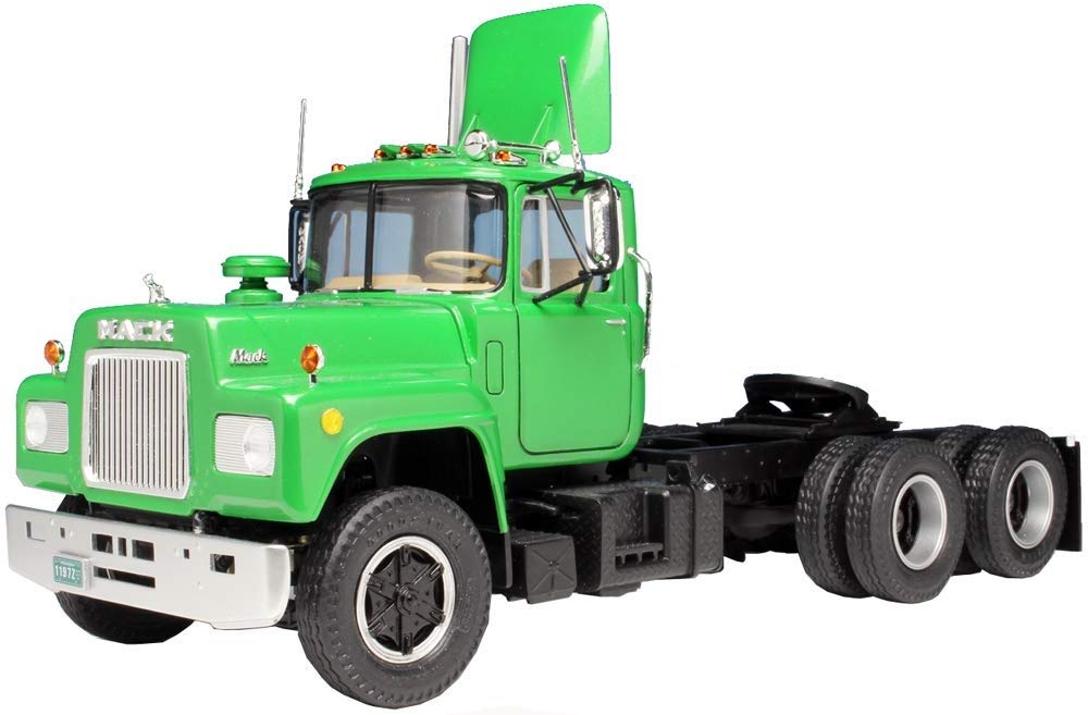 Platz AMT AMT1039-1: 25 Mack R685ST - Semi Tractor