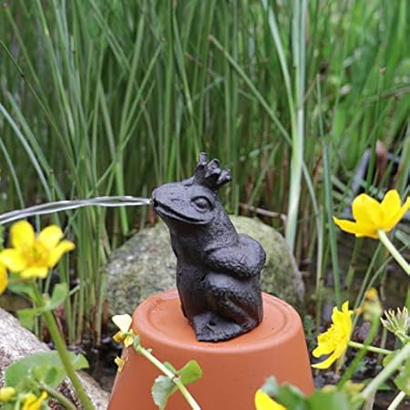 Gartenzaubereien Wasserspeier Froschkonig Aus Gusseisen Amazon De Garten