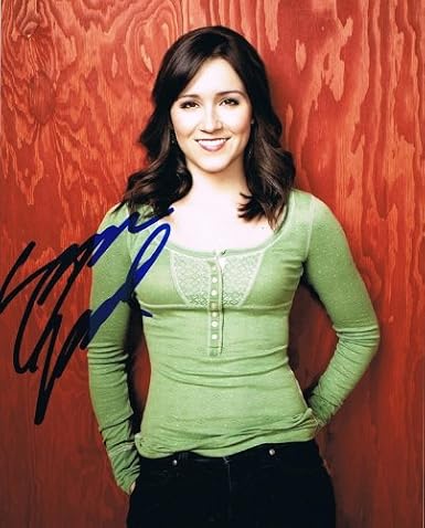 SHANNON WOODWARD - Raising Hope AUTOGRAPH Signed 8x10 Photo at Amazon's