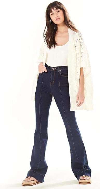 calça flare barra larga