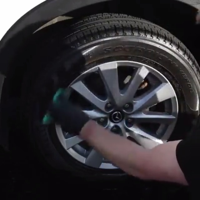 TriNova Tire Shine Spray No Wipe Automotive Clear Coat Dressing for