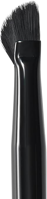 e.l.f. Wing It Liner Brush Curved Eyeliner Brush Easy Control Synthetic view 2