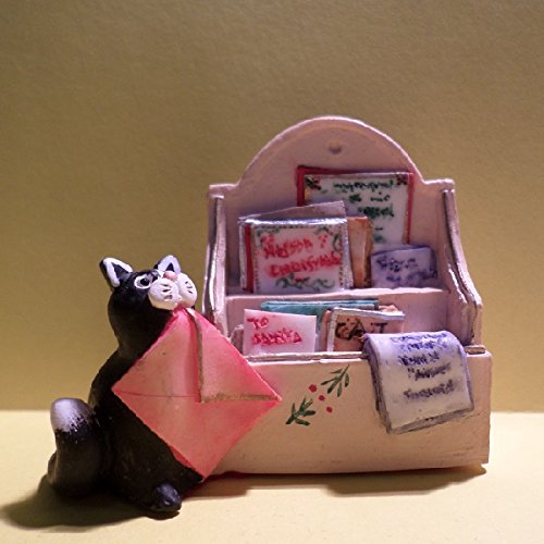 Pennywhistle Lane ** "Christmas Correspondent" Cat with Christmas Cards ** 655325