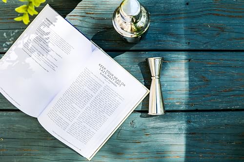 The New York Times Essential Book of Cocktails (Second Edition): Over 400 Classic Drink Recipes With Great Writing from The New York Times