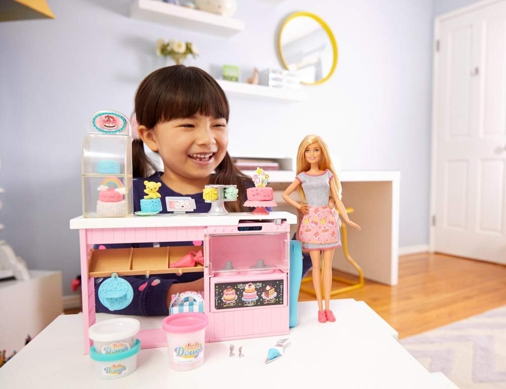 Amazon バービー Barbie ケーキを焼いてデコレーション ケーキ屋さん プレイセット クッキングトイ ホビー