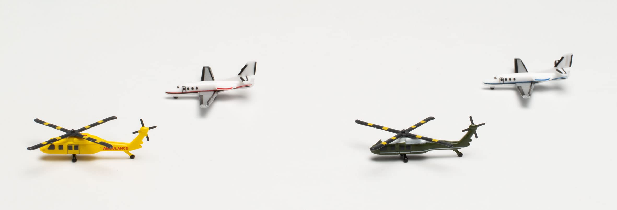 Four models for a prize as a gift for aircraft fans, helicopter helicopter and bizjet set (2+2)
