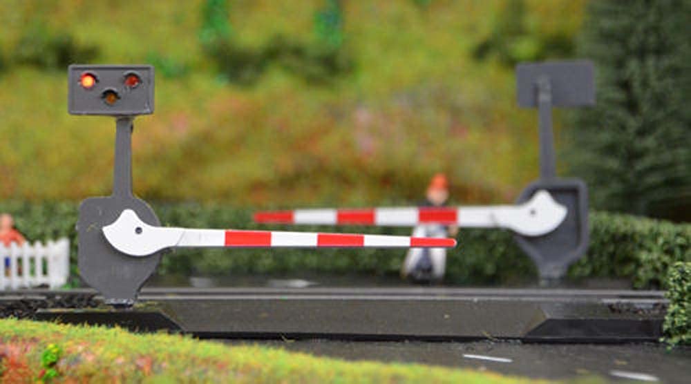 Train Tech TTLC10 Level Crossing Barrier Set with Light & Sound (OO) Single