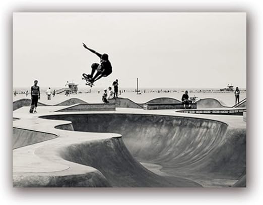 Amazon Co Jp キャンバスアートポスター少年スケートボードビーチ写真白黒絵の絵画家の壁の芸術の装飾50x75cm 19 7x29 5インチ フレームなし Home Kitchen