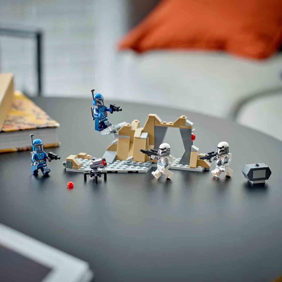 LEGO Star Wars: The Mandalorian Hinterhalt auf Mandalore Battle Pack, Abenteuer-Bauspielzeug für Kinder, Action-Spielset zum Sammeln, Geschenkidee für Jungen und Mädchen 75373 2