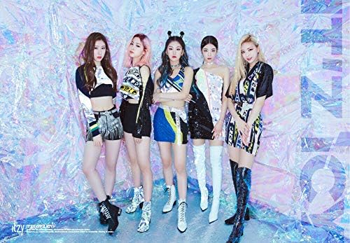 ITZY IT'Z ICY Album 2 Ver SET 2CD+2p FOLDED POSTER+2ea Book(each 80p)+2p 1st Page+4p Card+2ea Pre Order(36p Booklet+1p Card+1ea Post Card+1p Sticker)+1p Gift