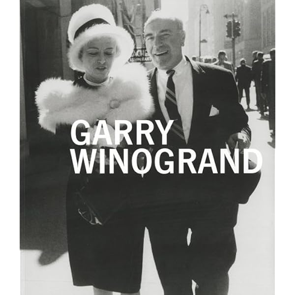 【The Man in the Crowd:Garry Winogrand】 Amazon.com: The Man in the Crowd: The Uneasy Streets of