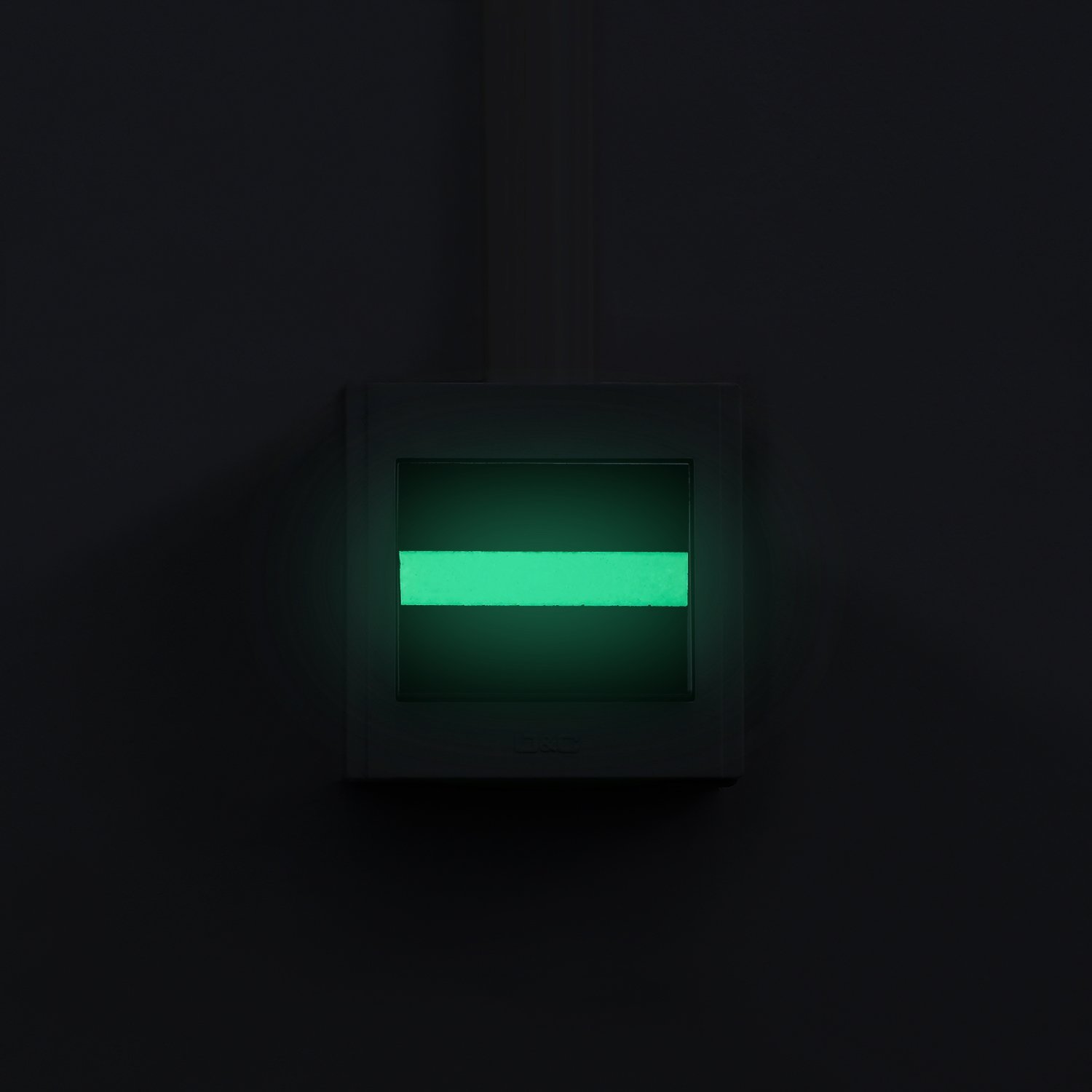 Non-Slip Glow In The Dark Tape, Magicfly Anti Slip Traction Tape with Bonus 12 None Slip Tape Dots for Stairs and Gaffers,Removable, Waterproof (16.4\