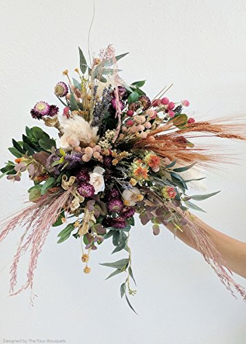 dried pampas grass in natural color5-6 stems per bunch30