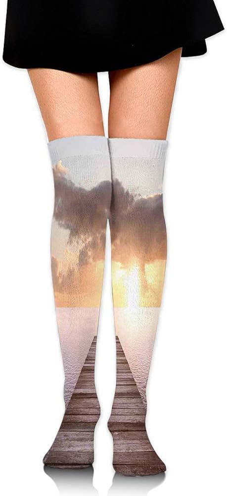 Jesse Tobias Über kniehohe Socken, Sonnenuntergang Foto Altes hölzernes