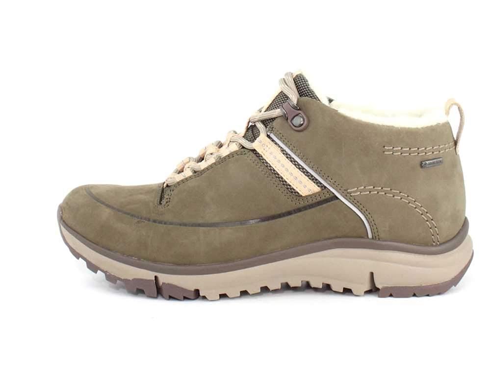 clarks hiking shoes women
