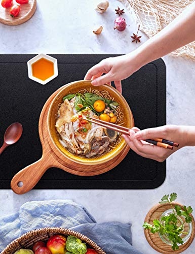 Alpiriral Dining PlaceMats Heat Resistant PlaceMats Easy to Wipe Off Scrub Vinyl Place Mats Washable Table Mats Protect A Table from Messes & with A Nice Looking (Black, Set of 4)