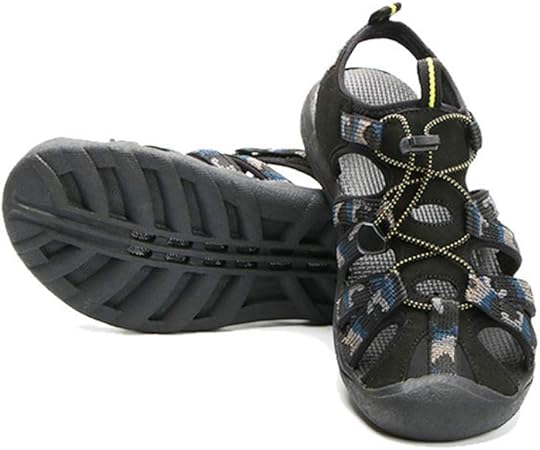 mens closed toe water shoes