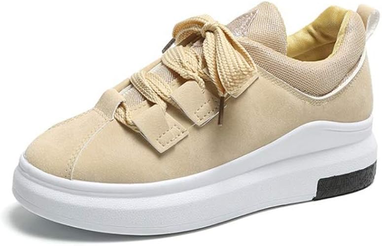 mujeres con zapatillas