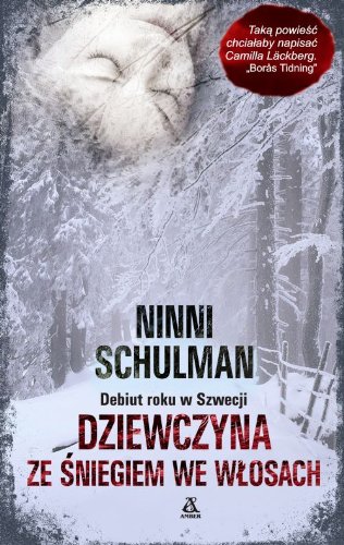 Dziewczyna ze śniegiem we wlosach